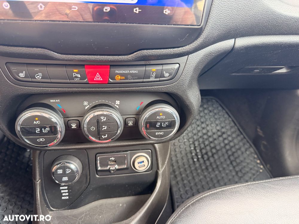 Jeep Renegade - 15
