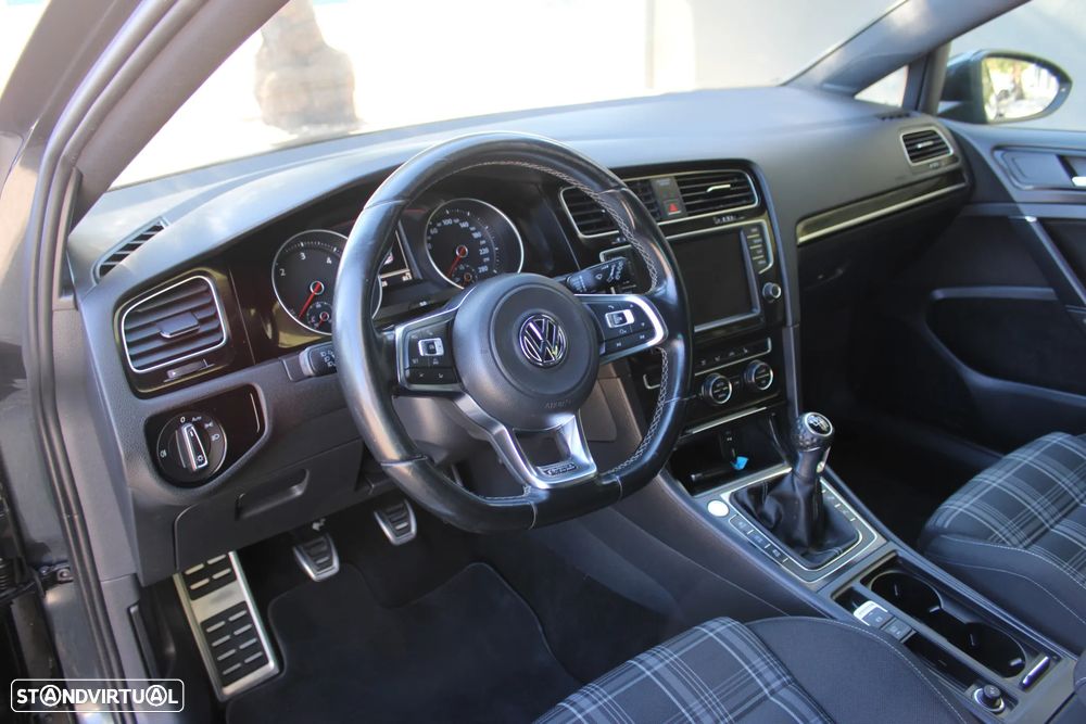 VW Golf GTD (BlueMotion ) - 14