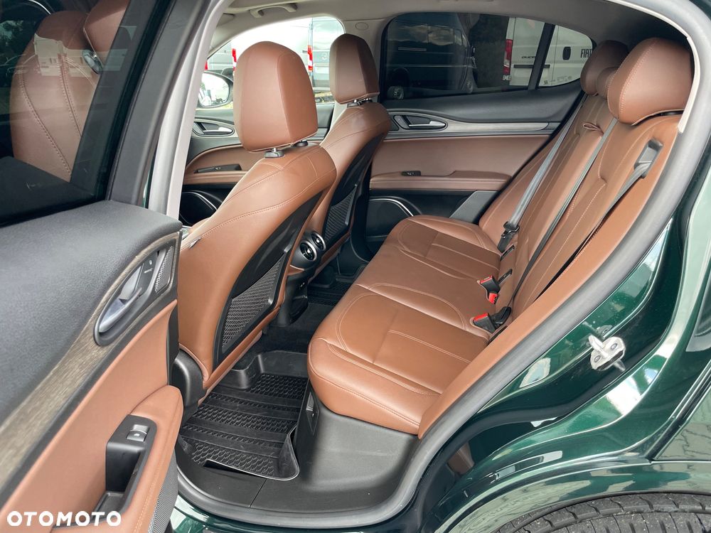 Alfa Romeo Stelvio 2.0 Turbo Veloce Q4 - 10