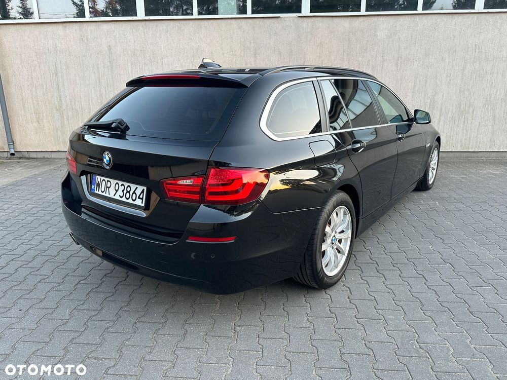 BMW Seria 5 525d Sport-Aut Modern Line - 11