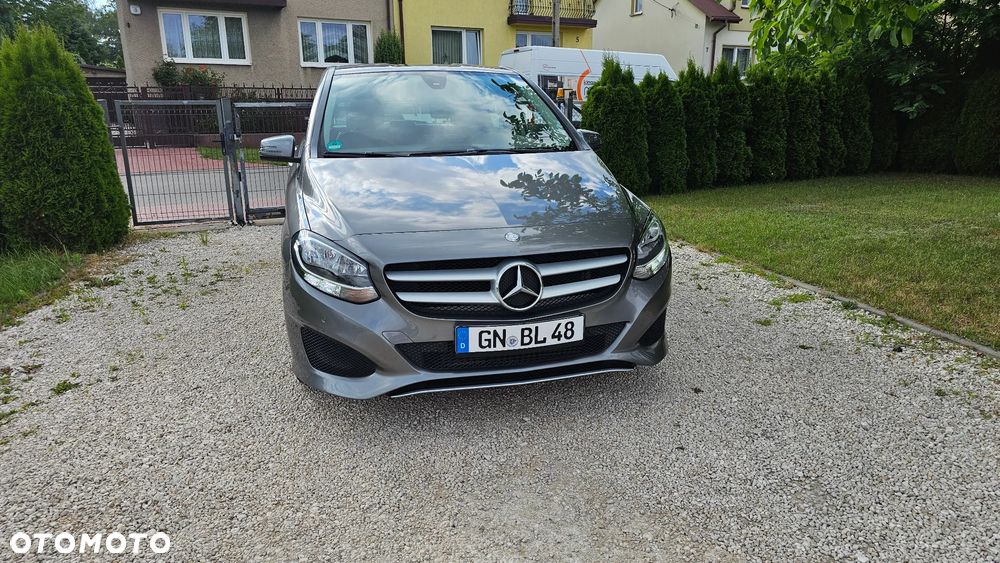 Mercedes-Benz Klasa B 180 d Edition - 22