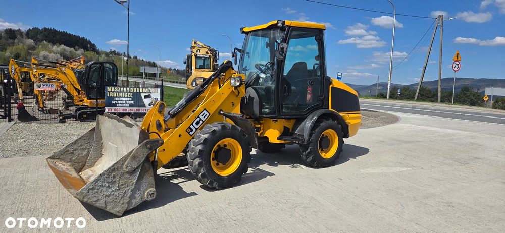 JCB 406 - 2