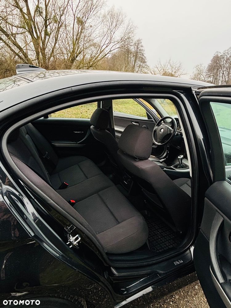 BMW Seria 3 318d DPF Edition Lifestyle - 14