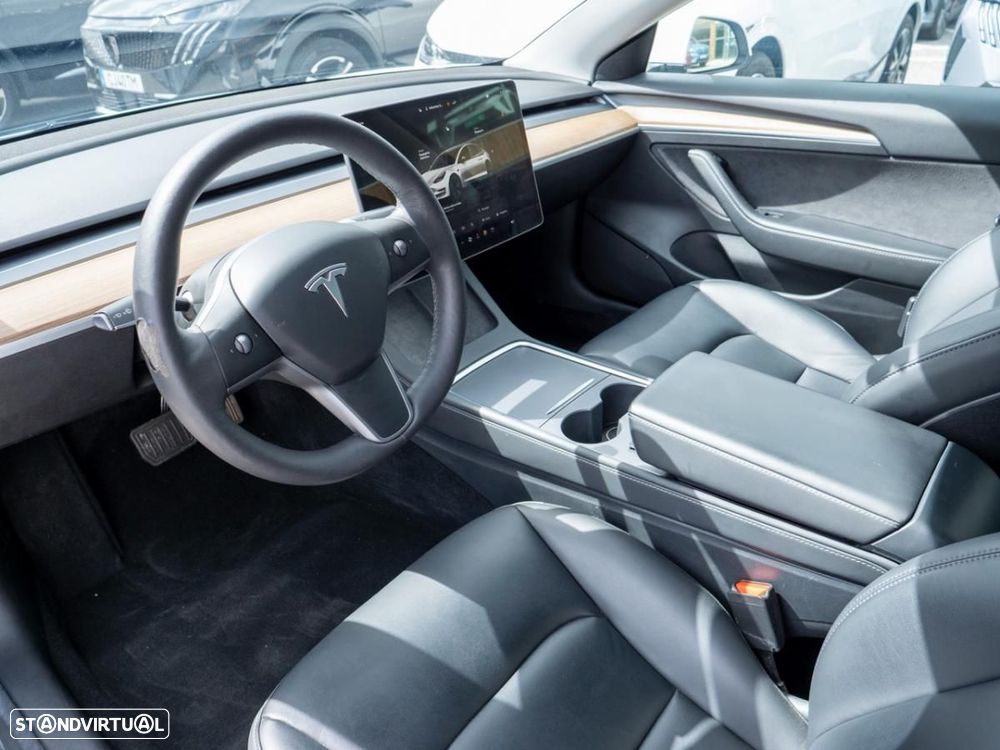Tesla Model 3 - 23