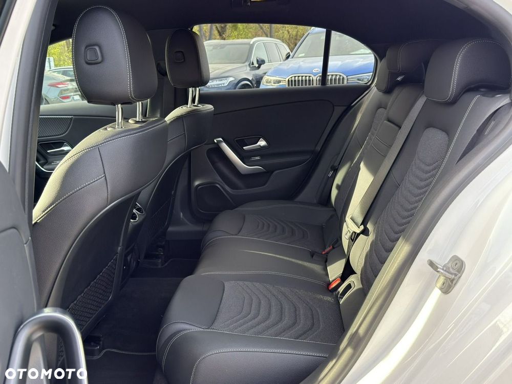 Mercedes-Benz Klasa A 180 7G-DCT Style - 16