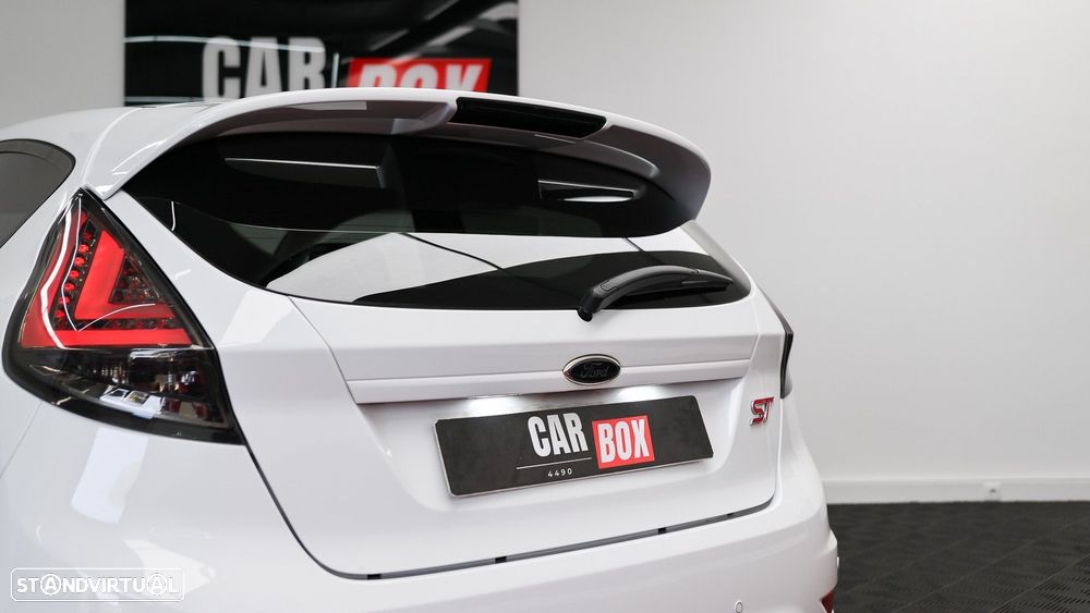 Ford Fiesta 1.6 EcoBoost ST - 18