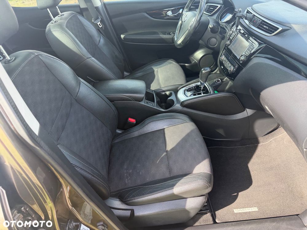 Nissan Qashqai 1.6 DCi Xtronic TEKNA - 23