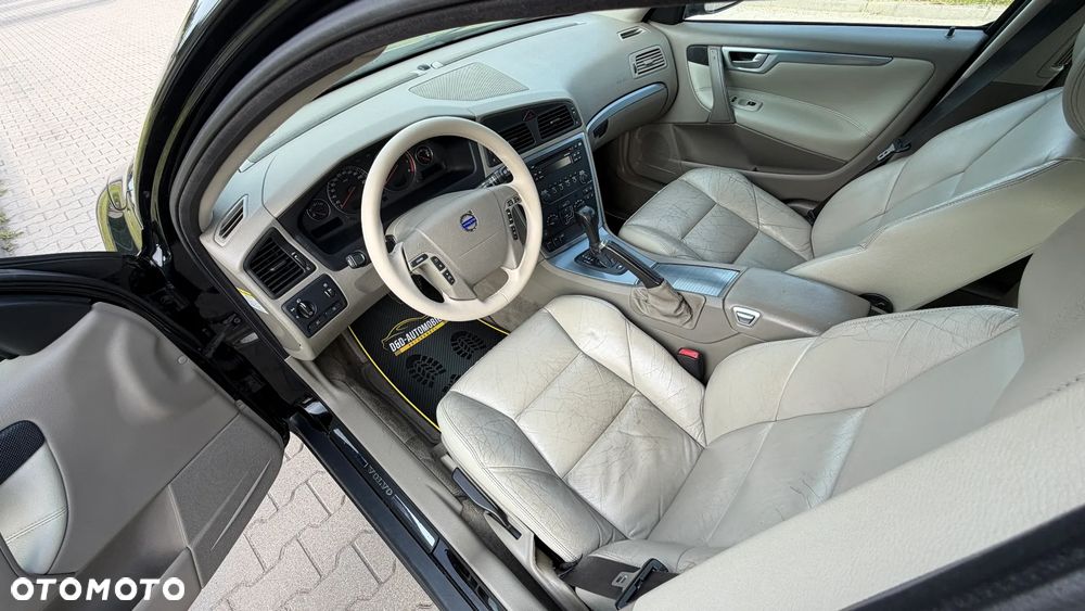 Volvo V70 2.5T Momentum - 28