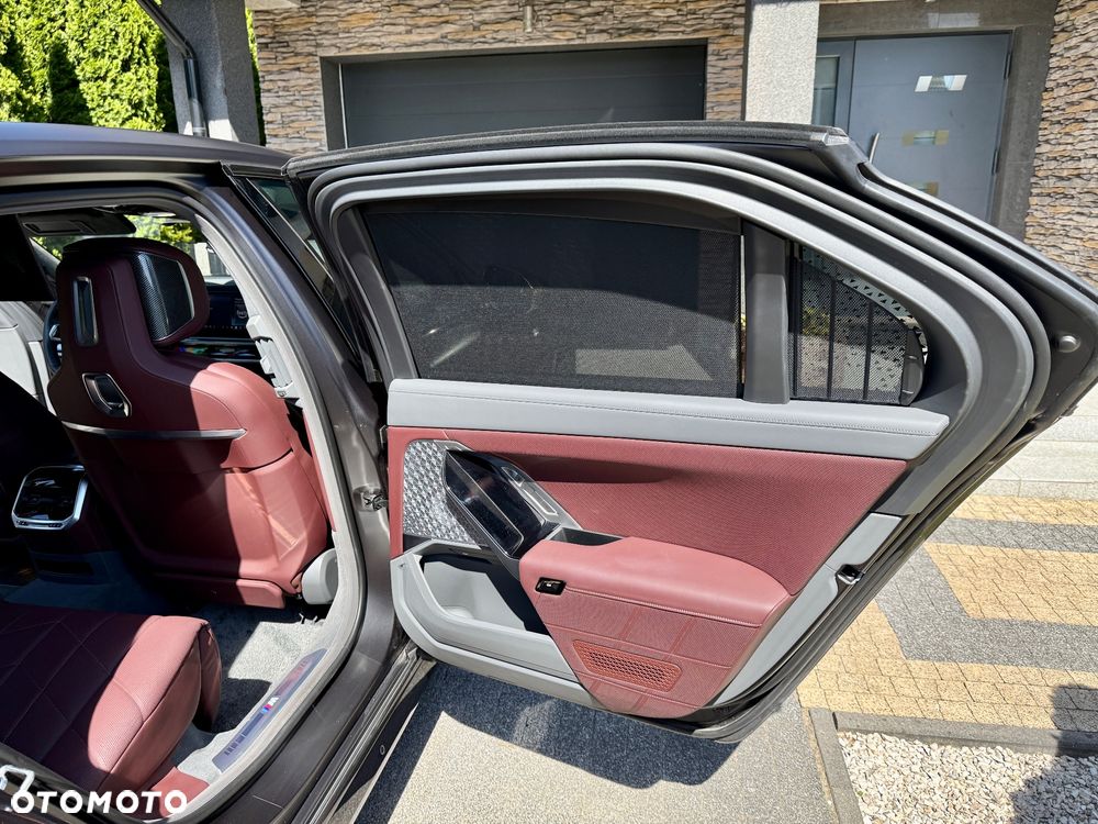 BMW Seria 7 740d xDrive mHEV sport - 27