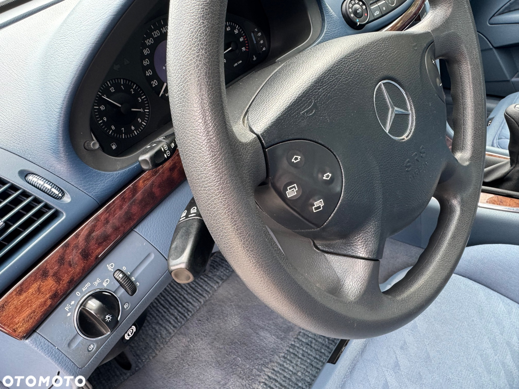Mercedes-Benz Klasa E 200 Kompressor Classic - 26