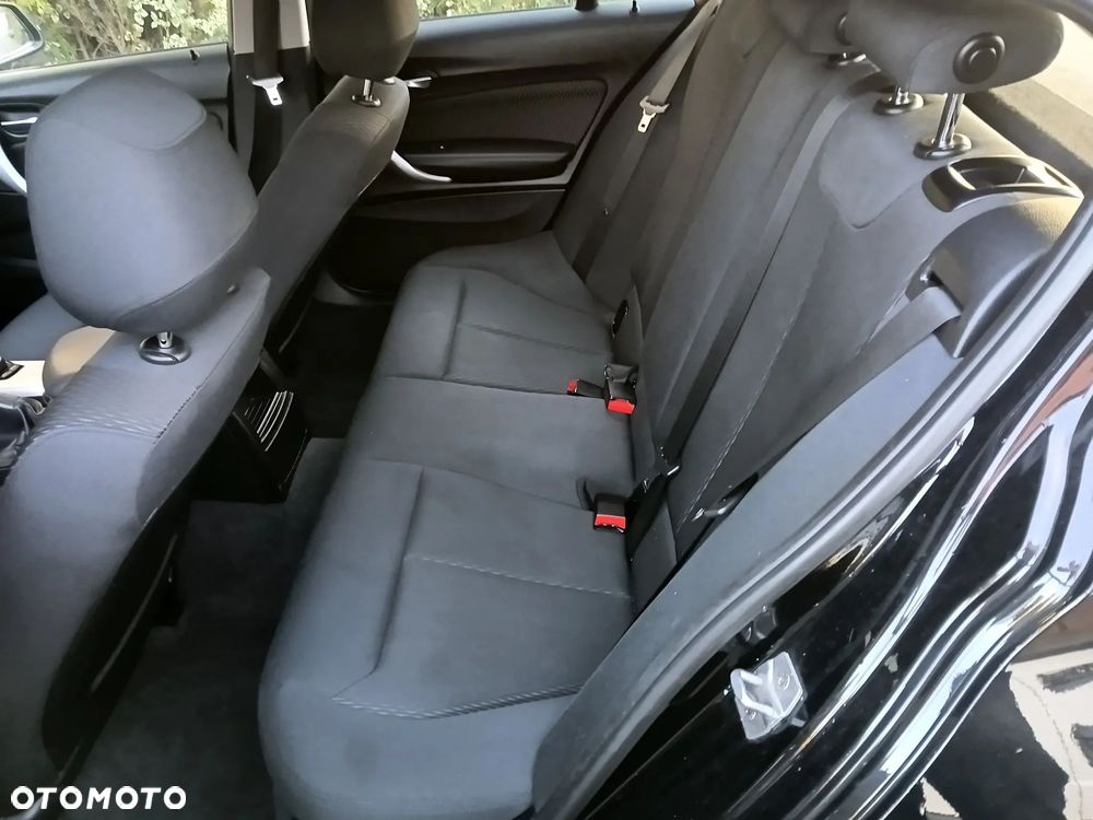 BMW Seria 1 116i - 16