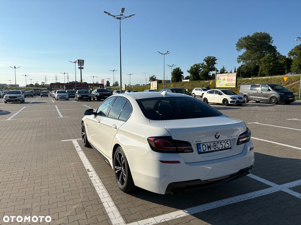 BMW Seria 5 525d xDrive - 5