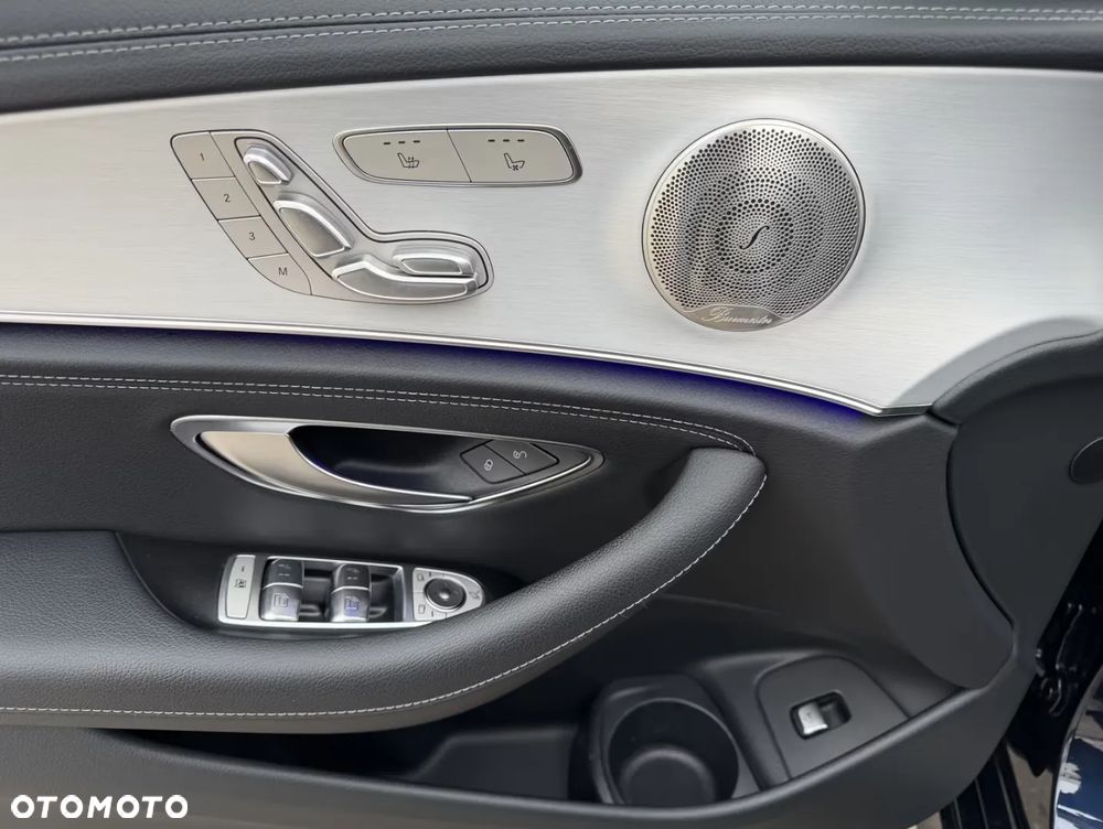 Mercedes-Benz Klasa E 300 de 4-Matic AMG - 20