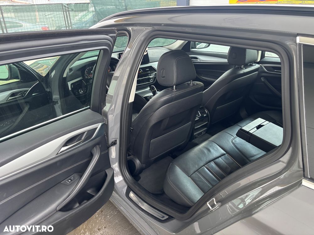 BMW Seria 5 520d Aut. Sport Line - 14