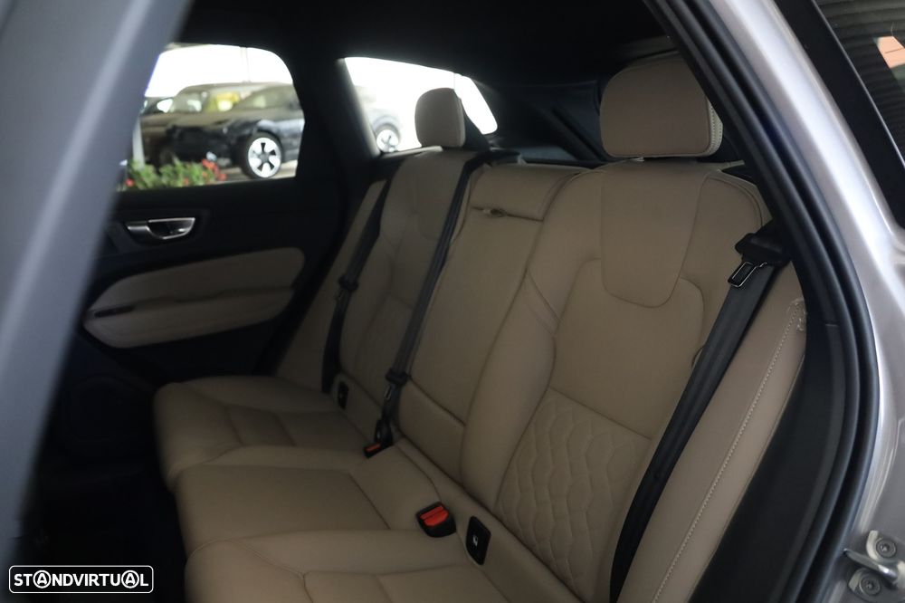Volvo XC 60 2.0 T6 PHEV Core AWD - 14