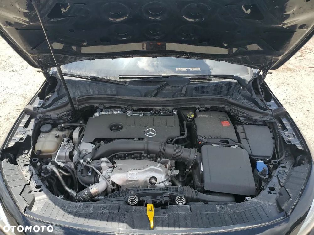 Mercedes-Benz GLA - 12