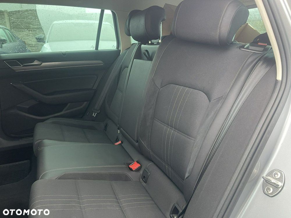 Volkswagen Passat Alltrack 2.0 TDI SCR DSG 4Motion - 14