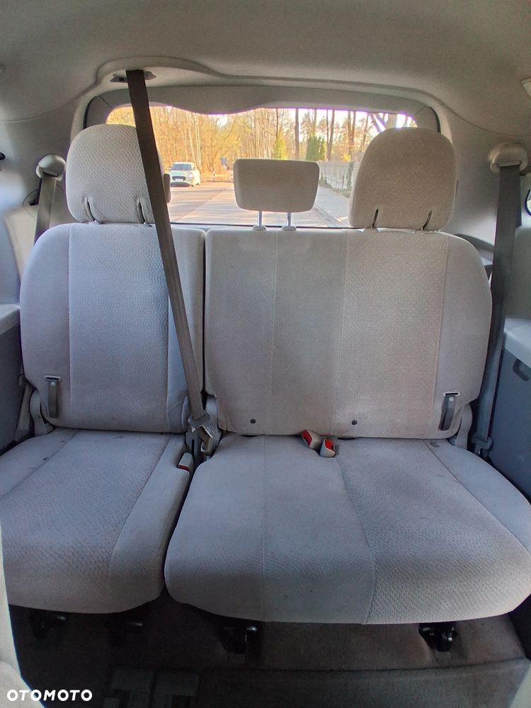 Toyota Sienna 3.5 V6 - 16