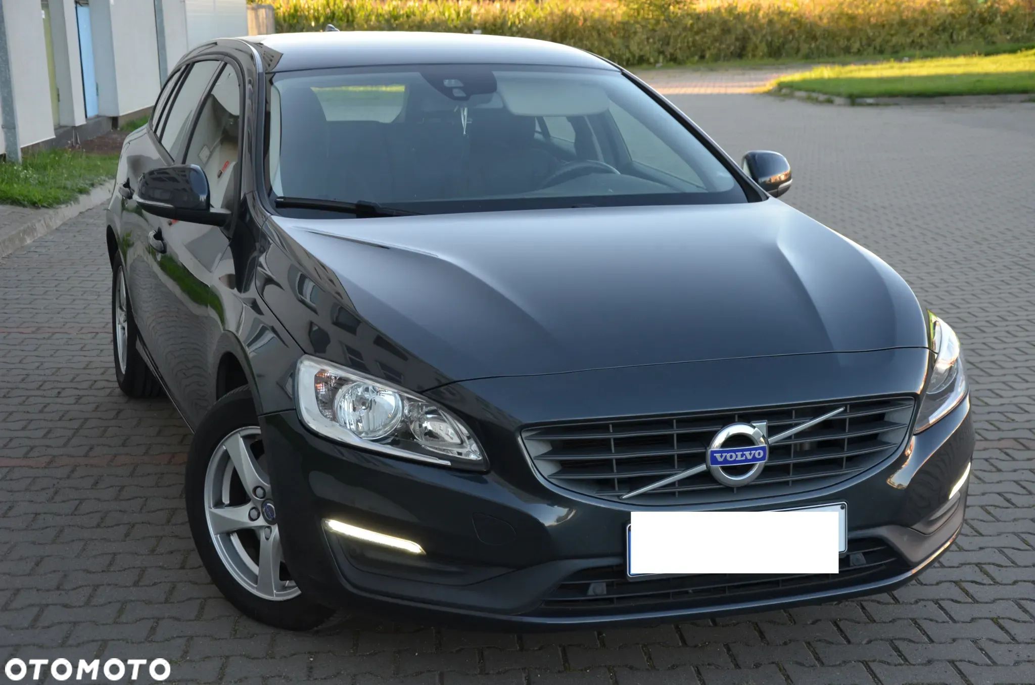 Volvo V60 D2 Drive-E Kinetic - 1