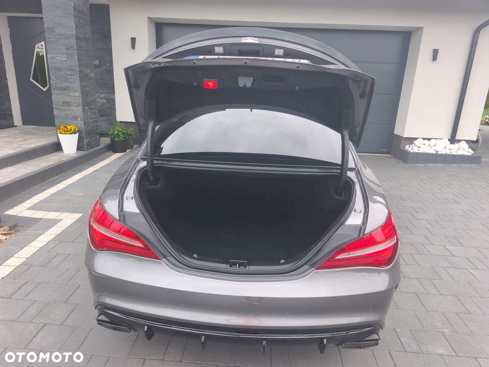 Mercedes-Benz CLA 180 7G-DCT AMG Line - 17