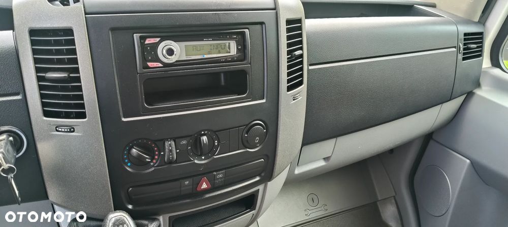 Volkswagen CRAFTER MAXI KONTENER 2.5 TDI 136 KM - 7