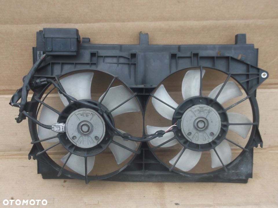 TOYOTA COROLLA E12 WENTYLATOR WENTYLATORY OBUDOWA CHŁODNICY 2.0 D4D - 2