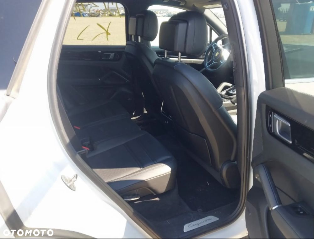 Porsche Cayenne Platinum Edition - 12