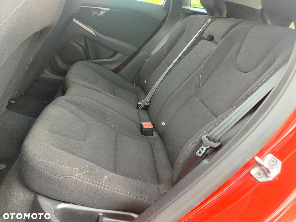 Volvo V40 D2 Momentum - 11