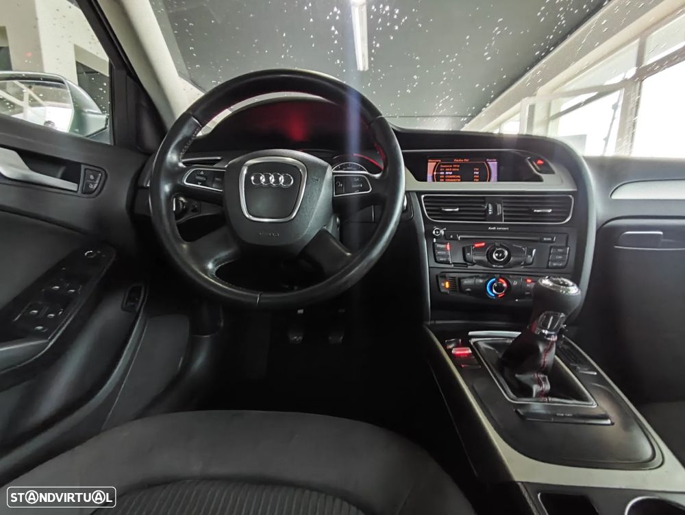 Audi A4 2.0 TDI Business Line Advance - 32