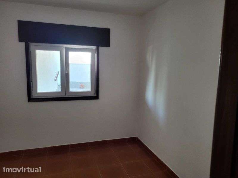 Arrenda-se T2 (T1+1) Renovado em VILAR DO PARAÍSO — VILA NOVA DE GAIA - Grande imagem: 4/12