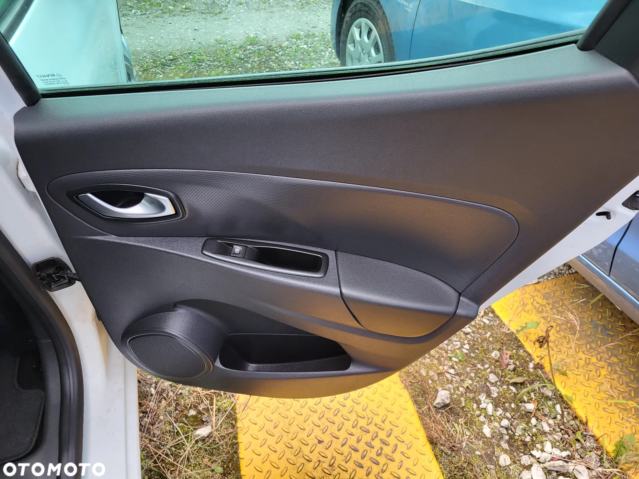 Renault Clio 1.2 16V Limited - 25