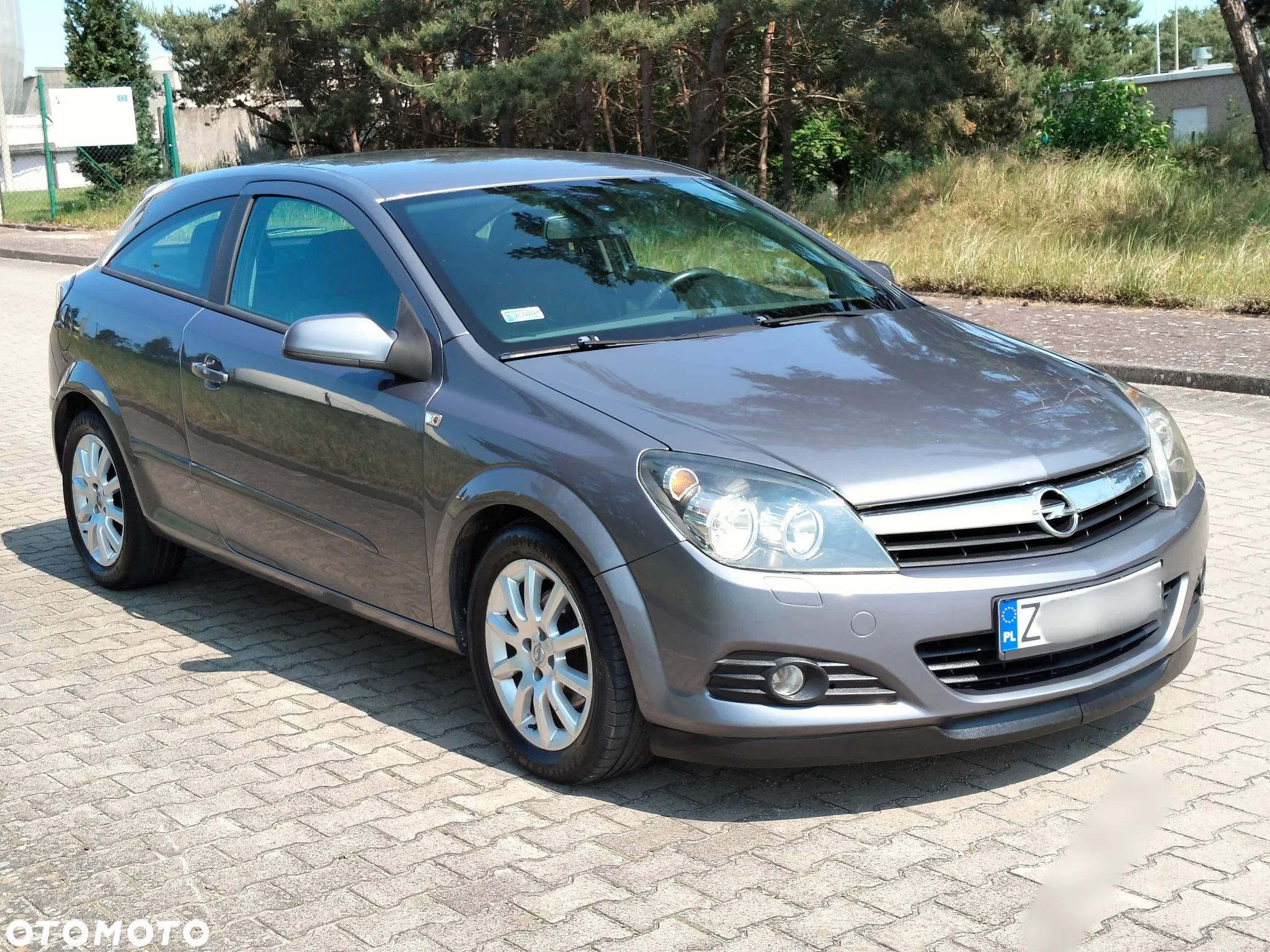 Opel Astra III GTC 1.4 Cosmo - 1