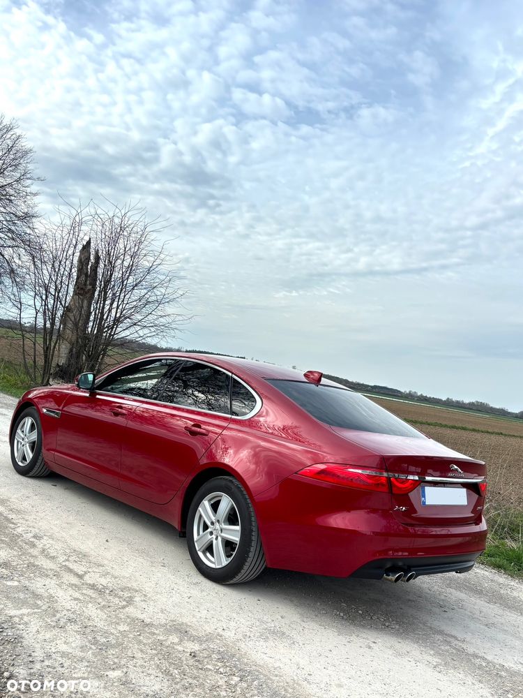 Jaguar XF 2.0 i4D Prestige - 4