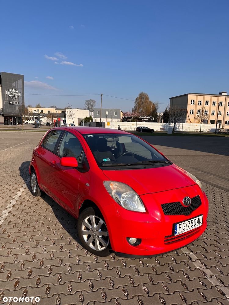 Toyota Yaris 1.0 Entry - 1
