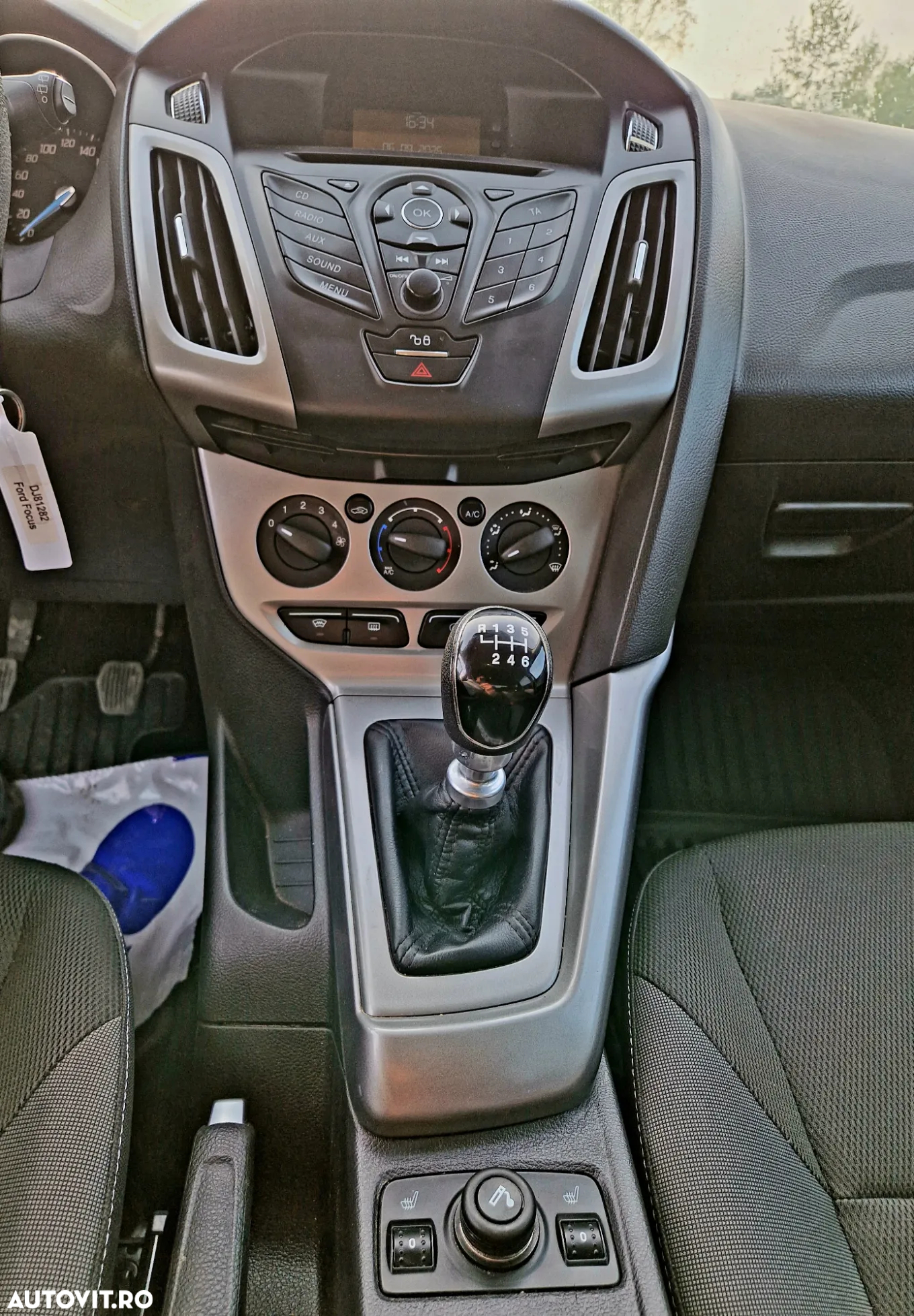 Ford Focus 1.6 TDCi DPF SYNC Edition - 14