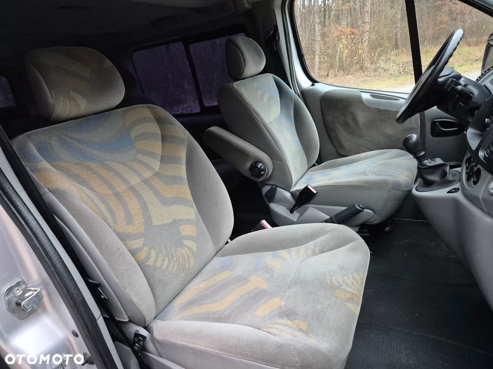 Renault Trafic dCi Passenger - 18