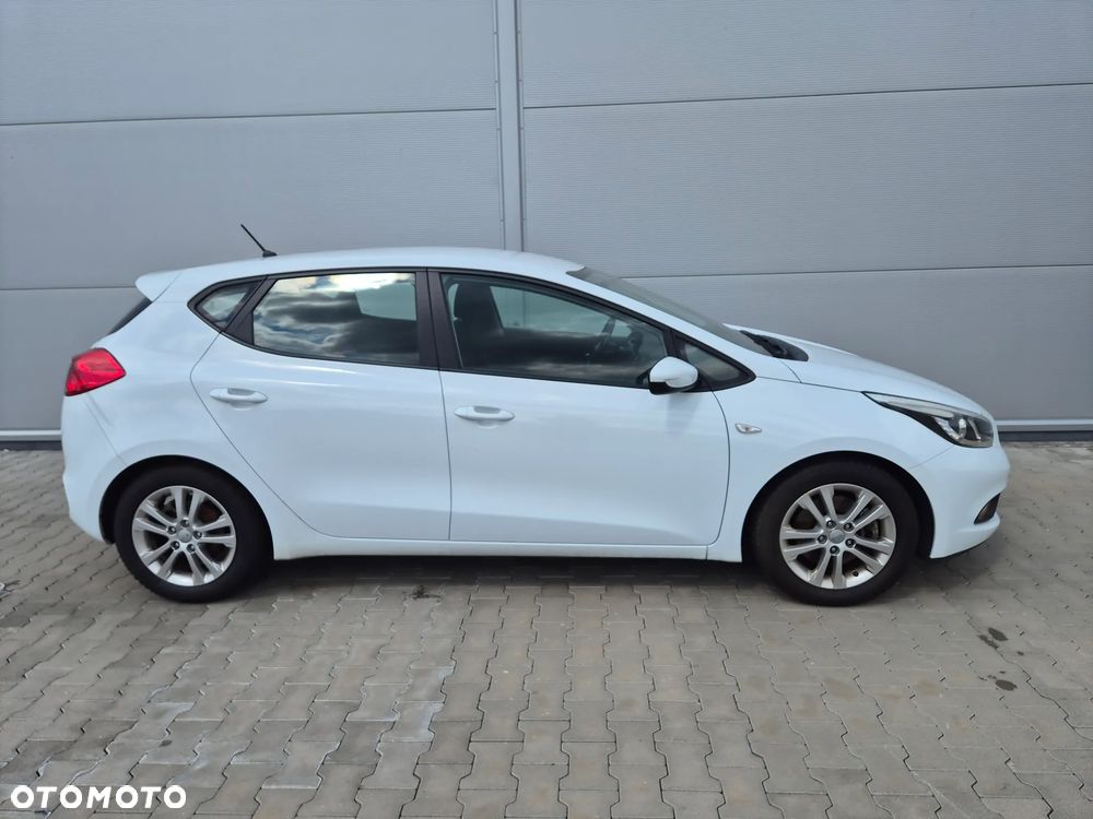 Kia Ceed 1.4 L - 8