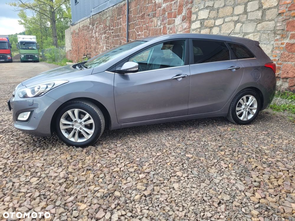 Hyundai i30 i30cw 1.6 Fifa World Cup Edition - 9