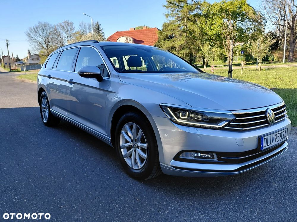 Volkswagen Passat 2.0 TDI SCR Comfortline DSG - 2