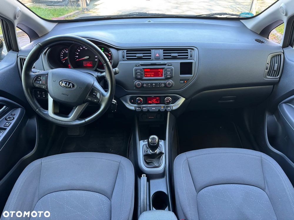 Kia Rio - 22