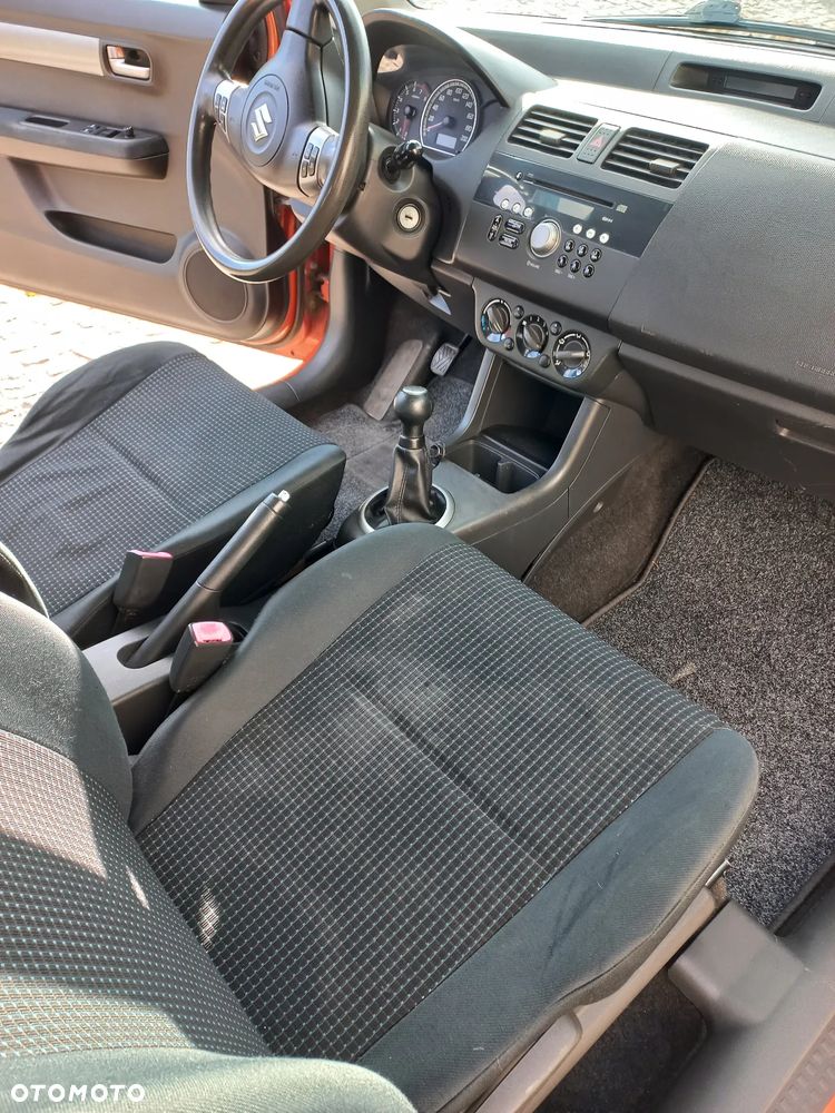 Suzuki Swift - 8