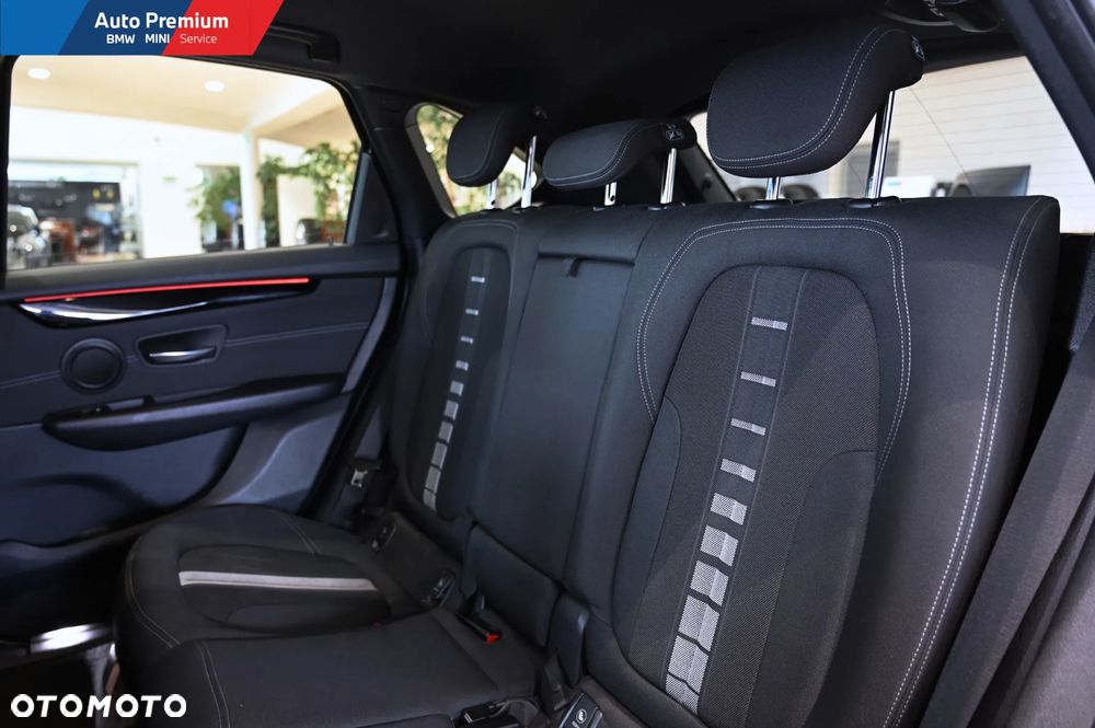 BMW Seria 2 218d - 17