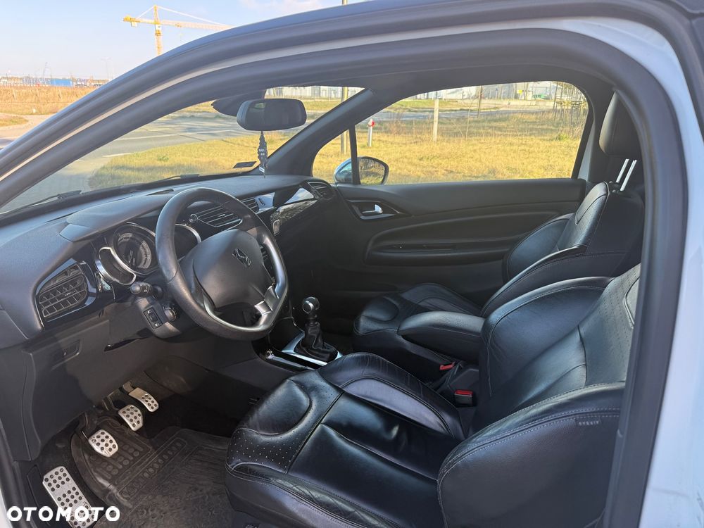 Citroën DS3 1.6 THP Ultra Prestige - 10