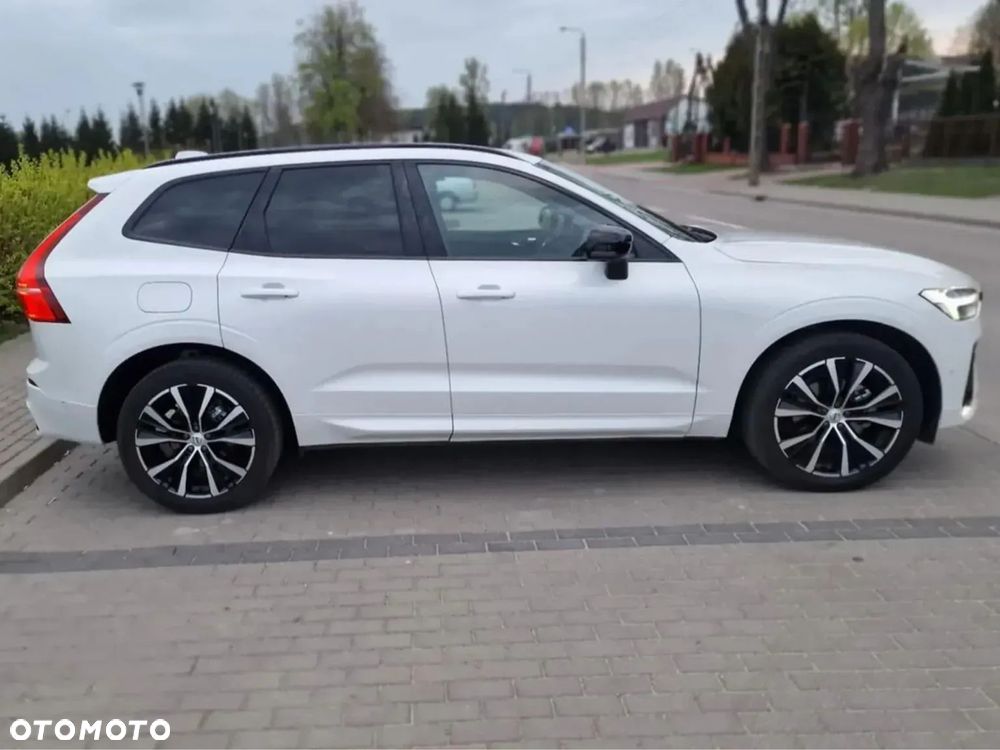 Volvo XC 60 B5 B AWD Plus Dark - 4