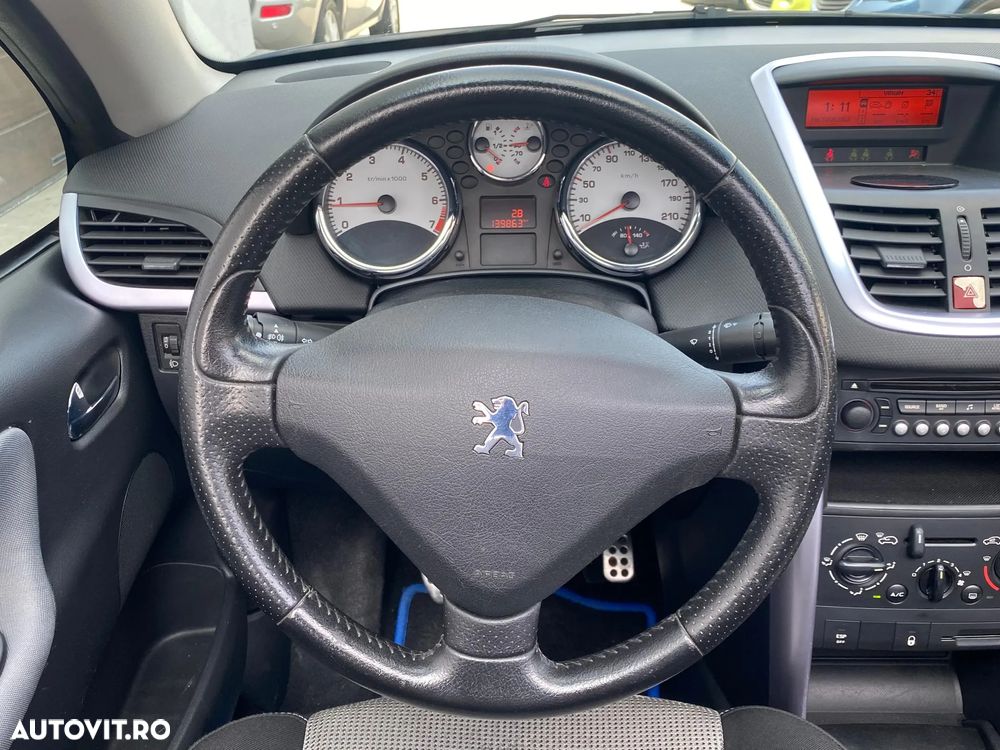 Peugeot 207 - 12