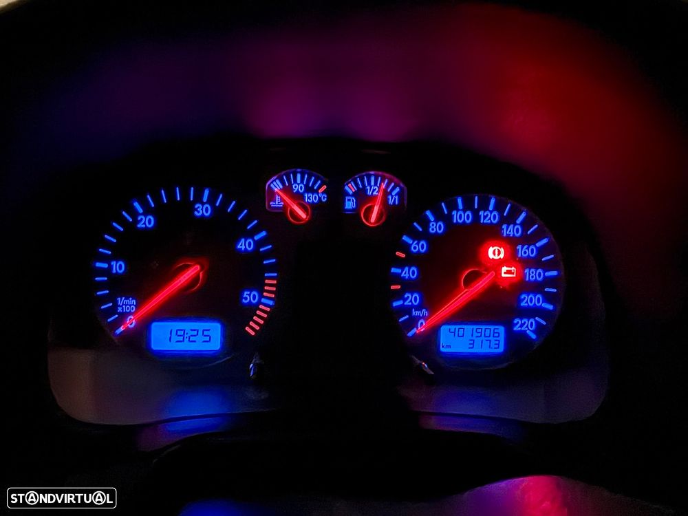 VW Golf 1.9 TDi 25 Anos - 4