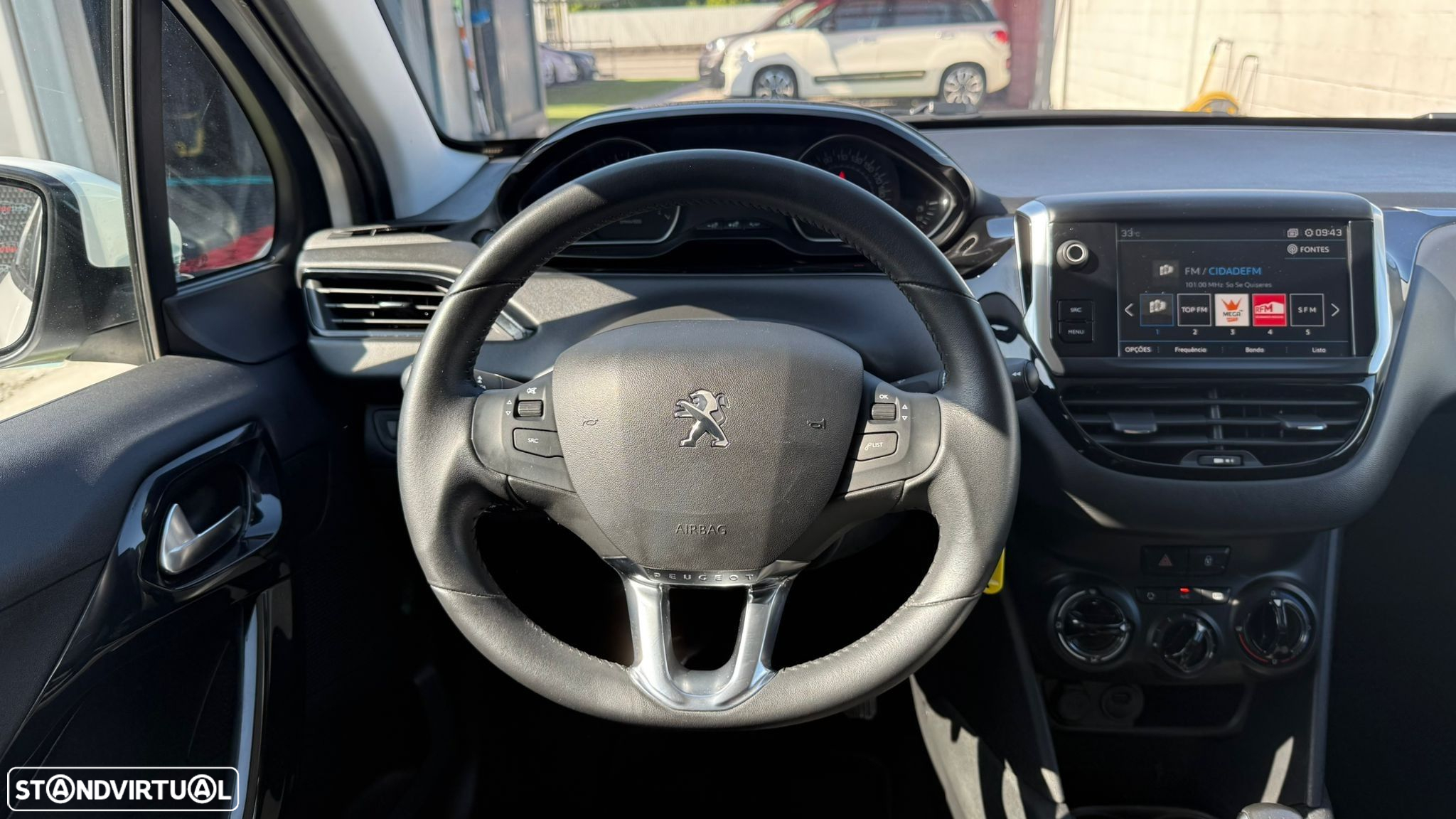 Peugeot 208 1.2 PureTech Signature - 22