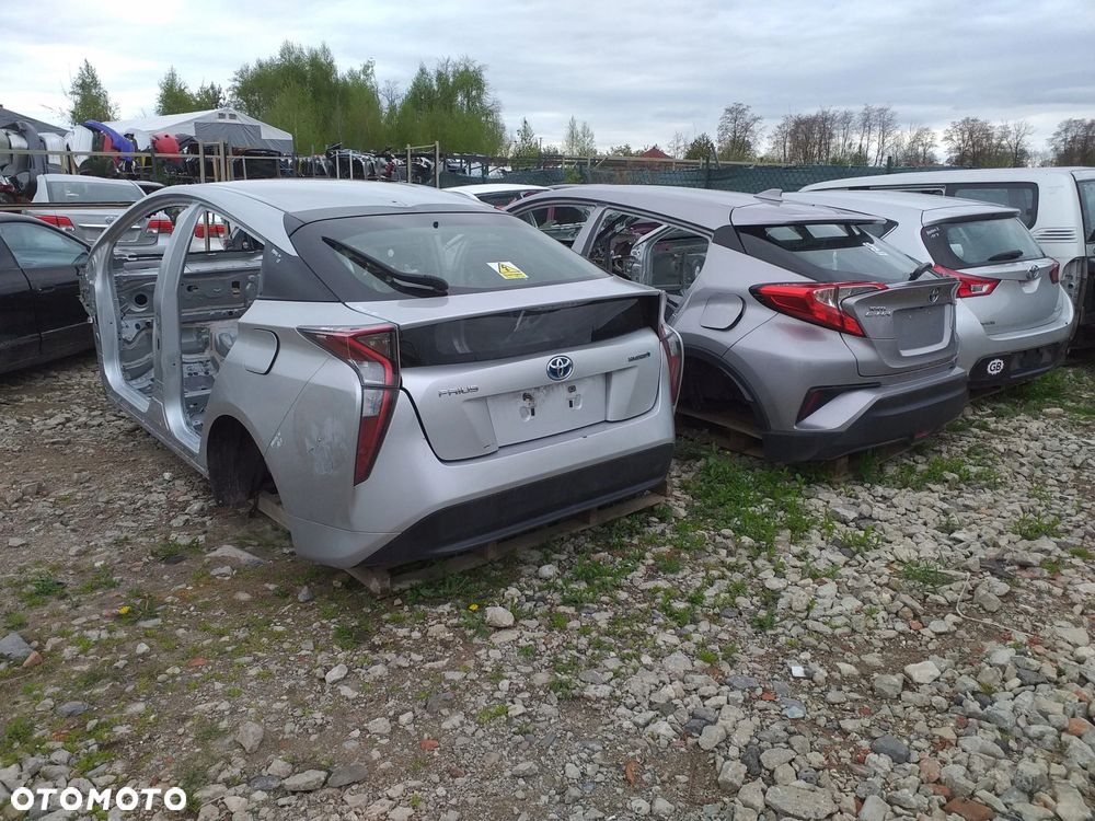 Toyota AVENSIS T27 lampka podsufitki kabinowa - 11