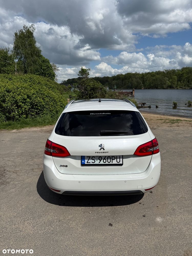 Peugeot 308 1.2 PureTech Allure S&S - 14