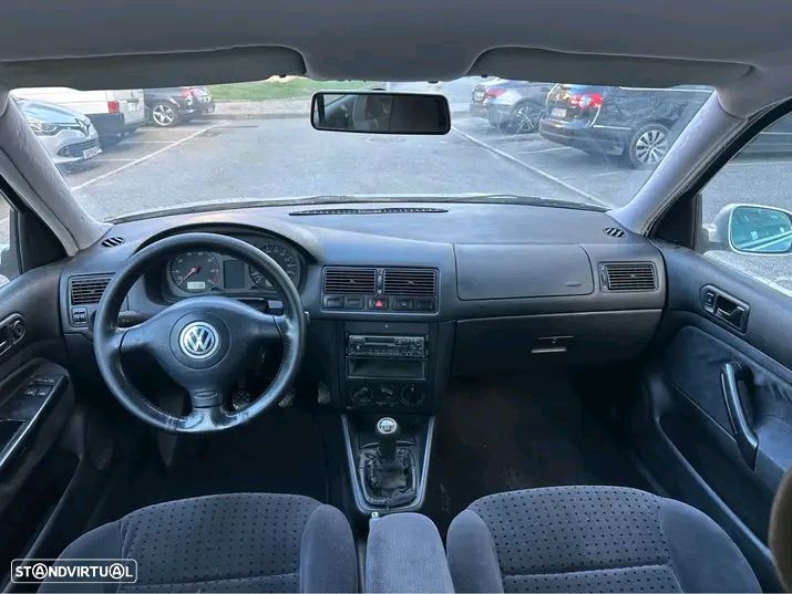 Volkswagen Golf 1.4i Conceptline — fotografia 2